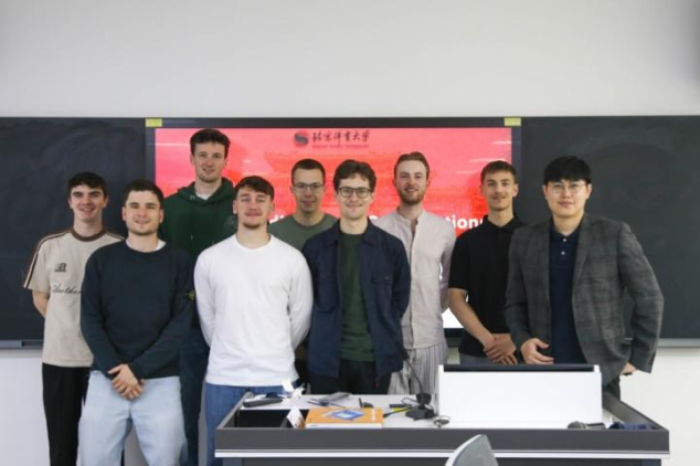 20e5cb10b0354fc2ad99531043c77359.gif image.gif